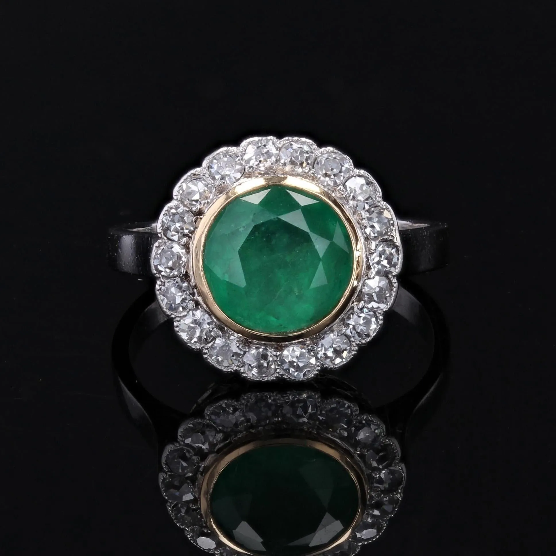 1920s Emerald Diamonds Platinum 18 Karat Yellow Gold Round Ring