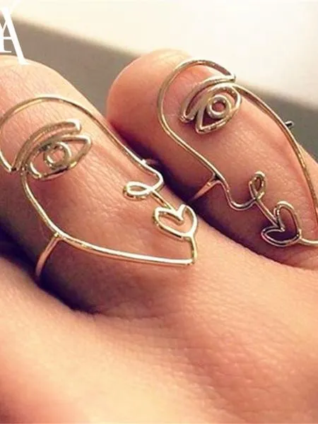 2PCS/Set Hip Hop Unique Abstract Face Ring Set Hollow Minimalist Matching Half Face Rings for Women Anillos Mujer Couple Ring