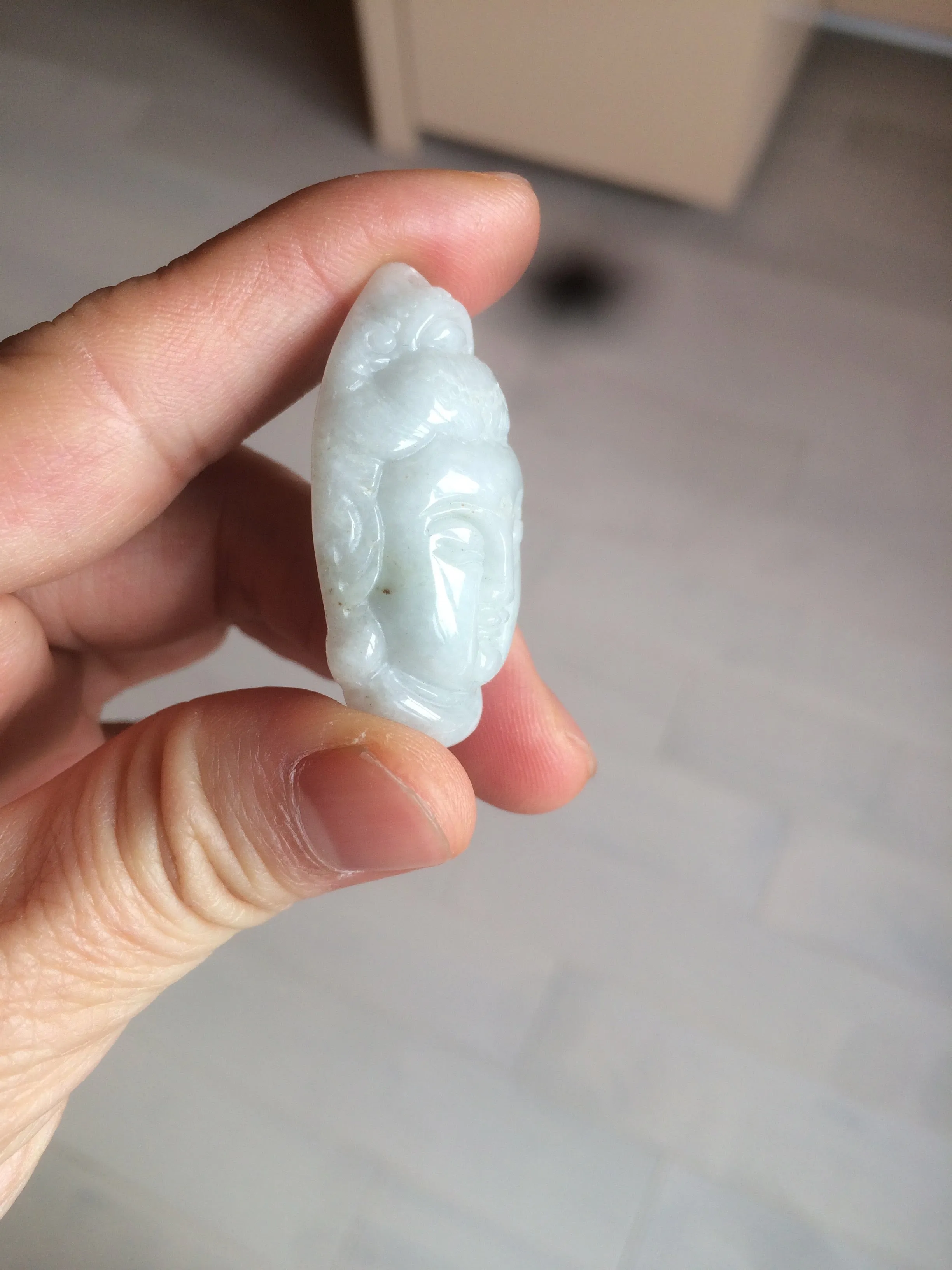 39mm 100% natural light green/white Guanyin jadeite jade pendant/hand held BF91