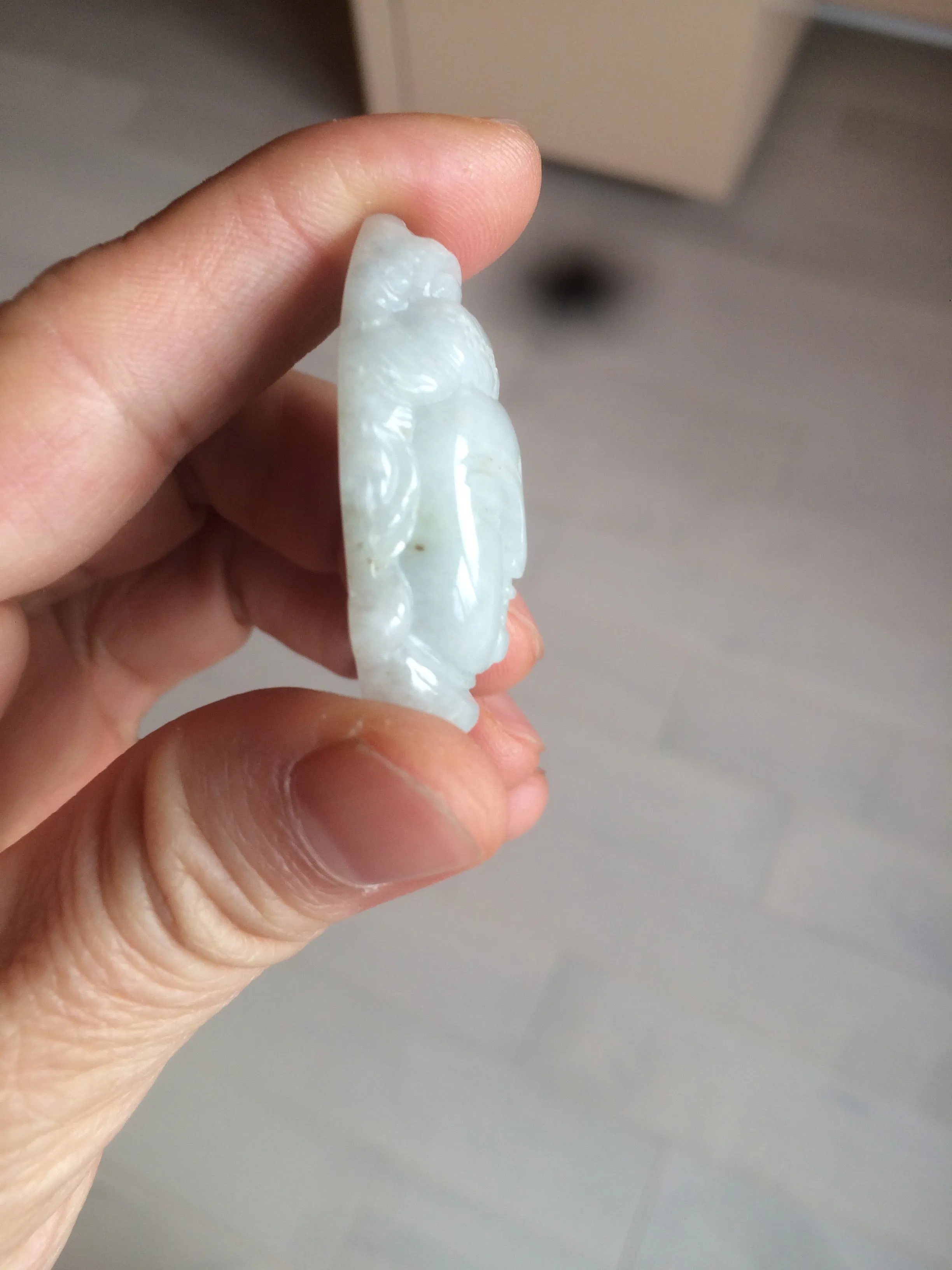 39mm 100% natural light green/white Guanyin jadeite jade pendant/hand held BF91