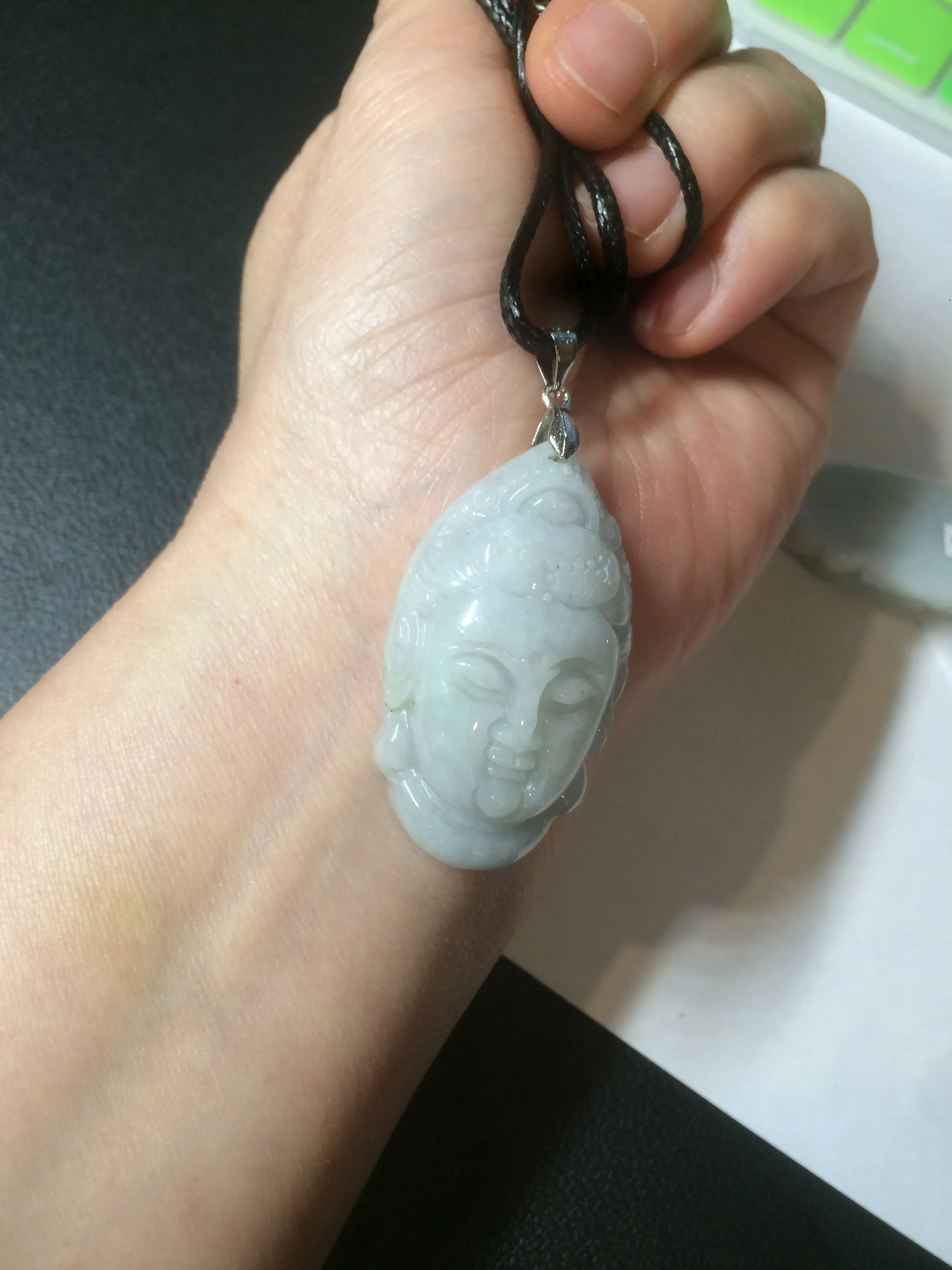 39mm 100% natural light green/white Guanyin jadeite jade pendant/hand held BF91