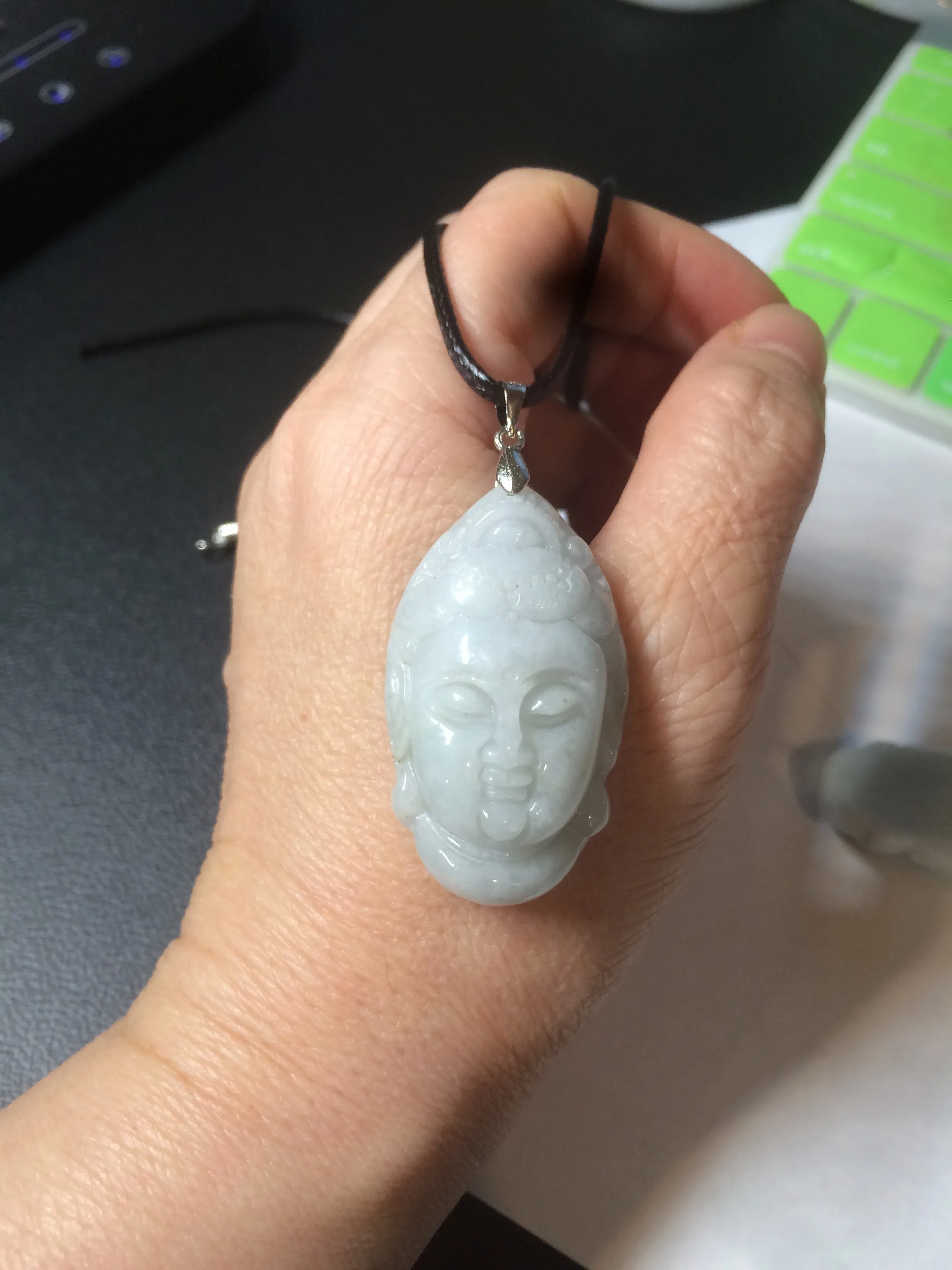 39mm 100% natural light green/white Guanyin jadeite jade pendant/hand held BF91