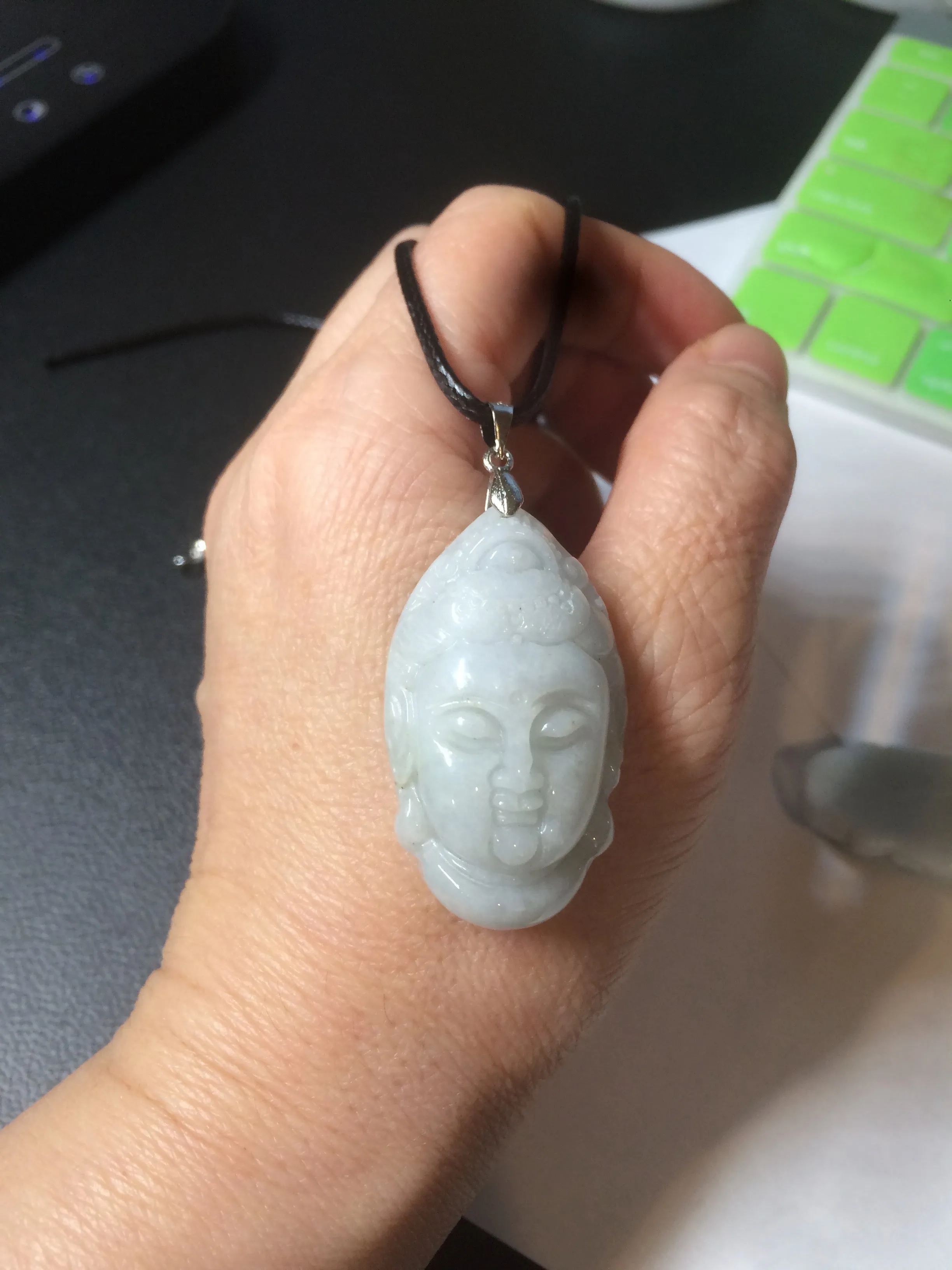 39mm 100% natural light green/white Guanyin jadeite jade pendant/hand held BF91