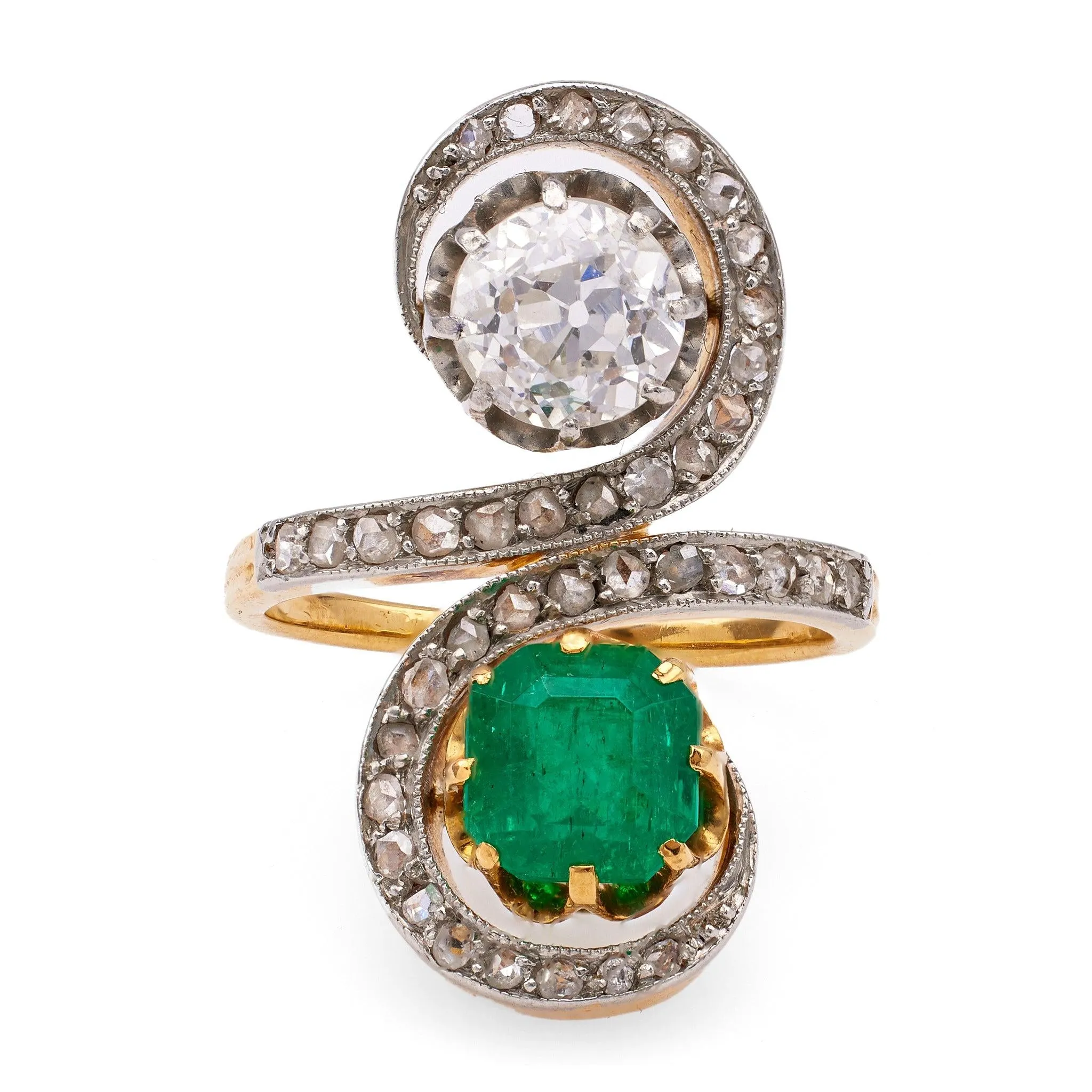 Belle Époque French Emerald and Diamond 18k Yellow Gold Platinum Toi et Moi Ring