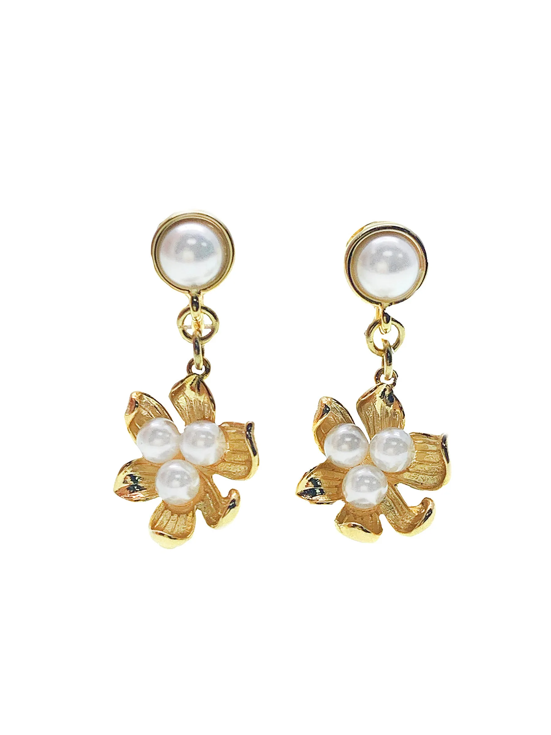 Freshwater Pearls Floral Charm Clip On Earrings HE006