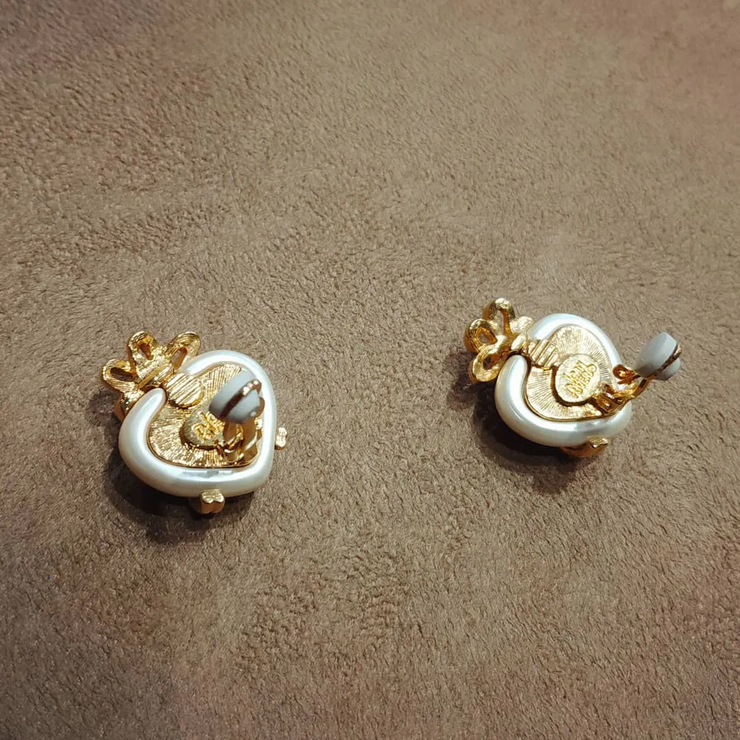 Joan Rivers vintage Heart Pearl Earrings