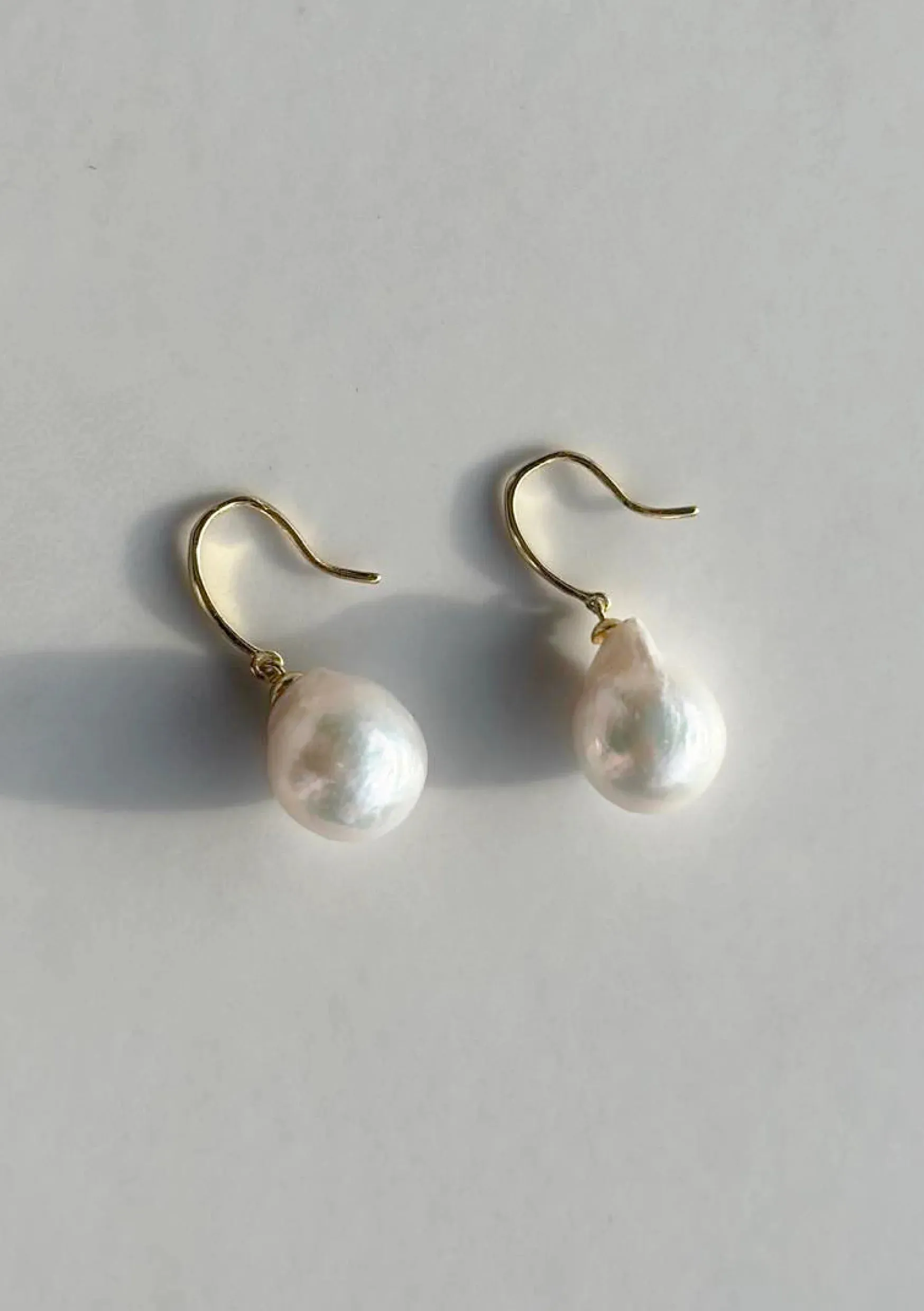 Lola Knight - Mia - Pearl Drop Bridal Earrings - Gold