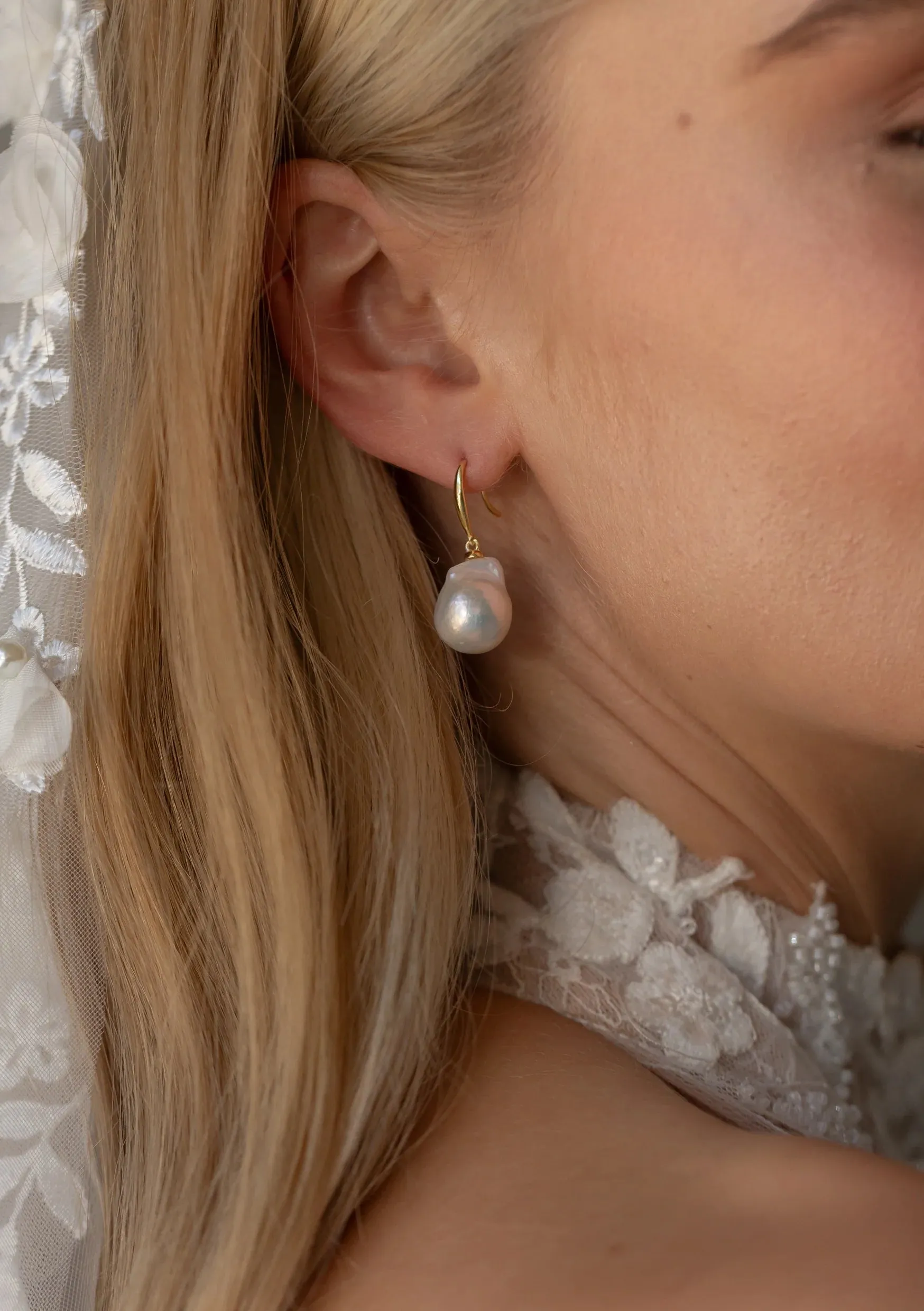 Lola Knight - Mia - Pearl Drop Bridal Earrings - Gold