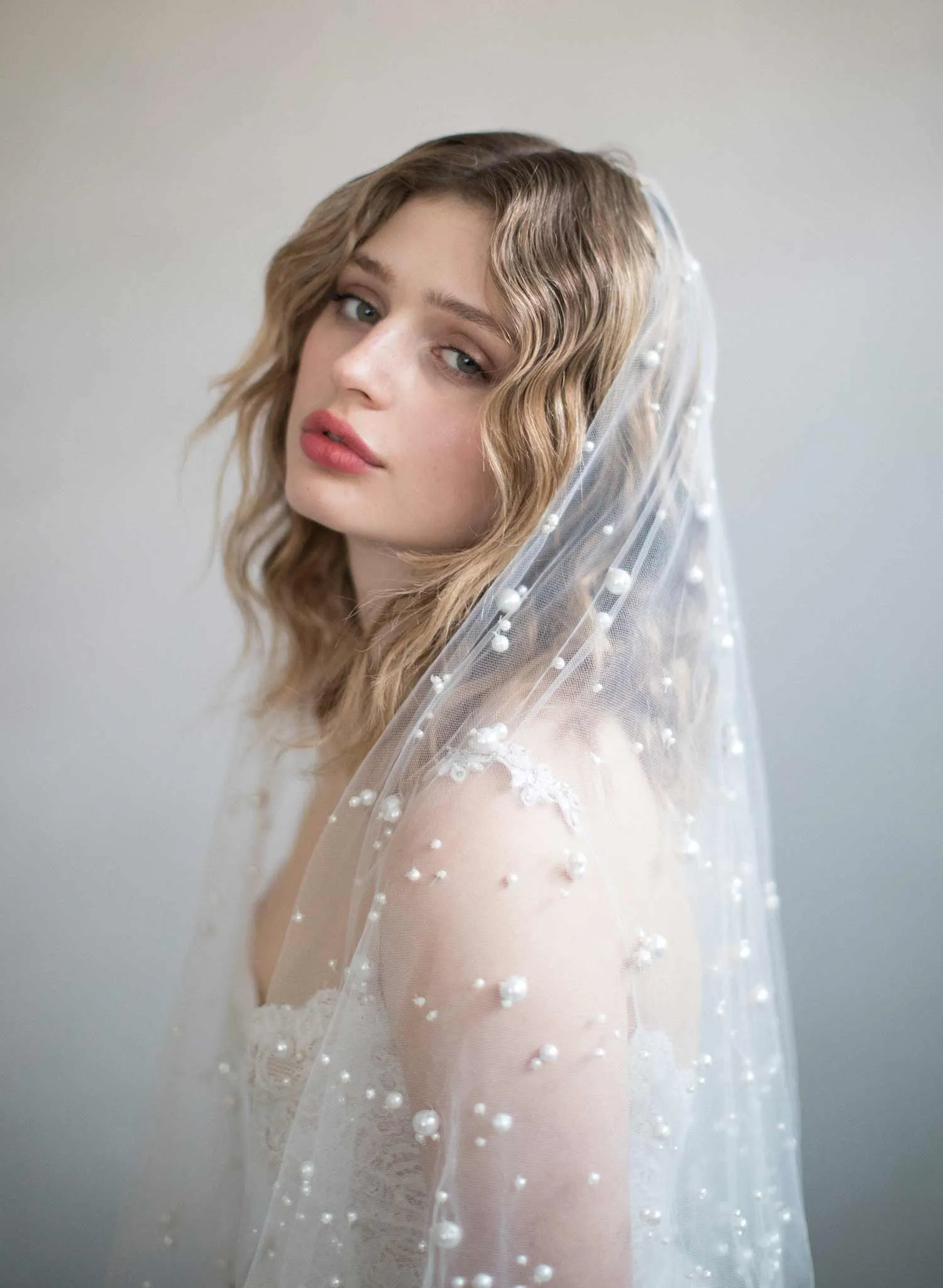 Milky way pearl veil - Style #849