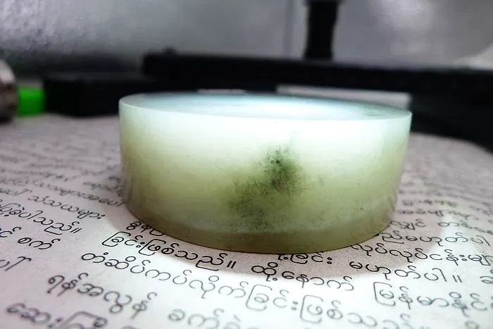 Natural Jade Rough Jadeite Raw (153g,5.5X1.8cm)