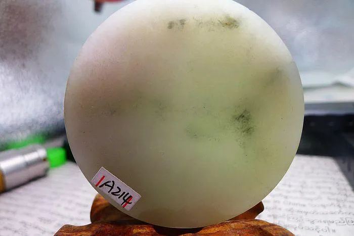 Natural Jade Rough Jadeite Raw (153g,5.5X1.8cm)