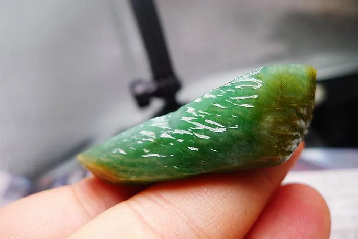 Natural Jade Rough Jadeite Raw (22g,5X2.4X1.1cm)