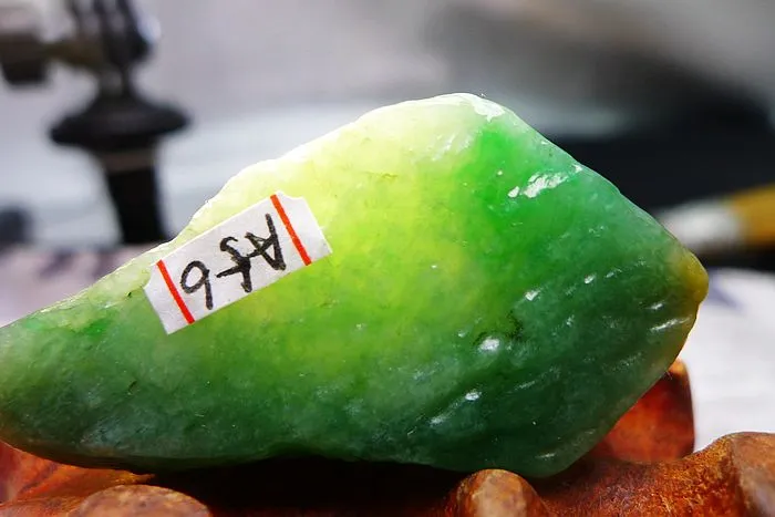 Natural Jade Rough Jadeite Raw (22g,5X2.4X1.1cm)