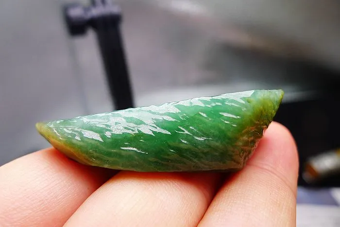 Natural Jade Rough Jadeite Raw (22g,5X2.4X1.1cm)