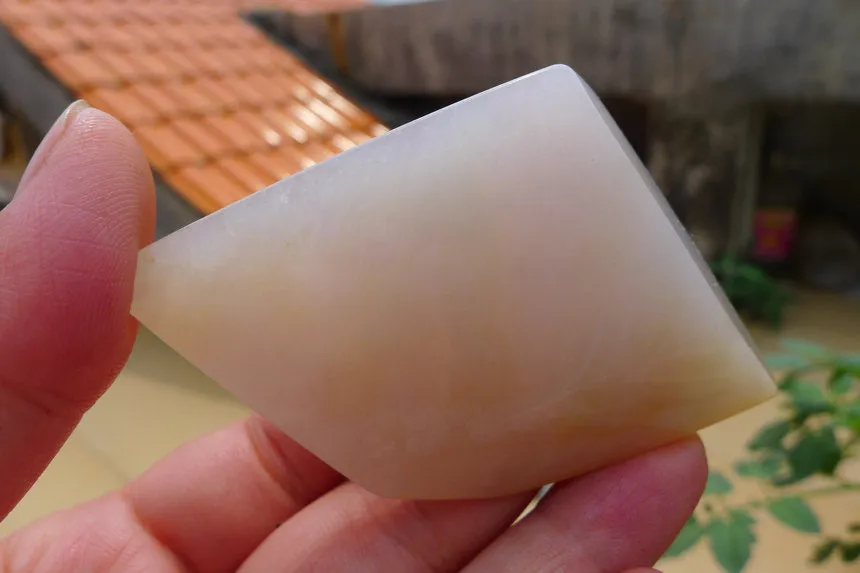 Natural Jade Rough Jadeite Raw (69g,6.3X4.7X1.3cm)