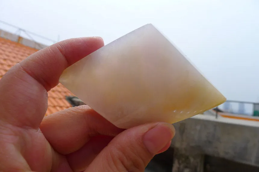 Natural Jade Rough Jadeite Raw (69g,6.3X4.7X1.3cm)