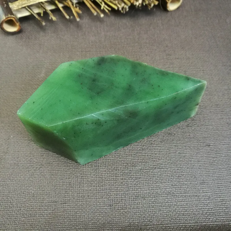 Natural Kunlun Jade Rough Nephrite Raw (228g,9X3.6X4cm)