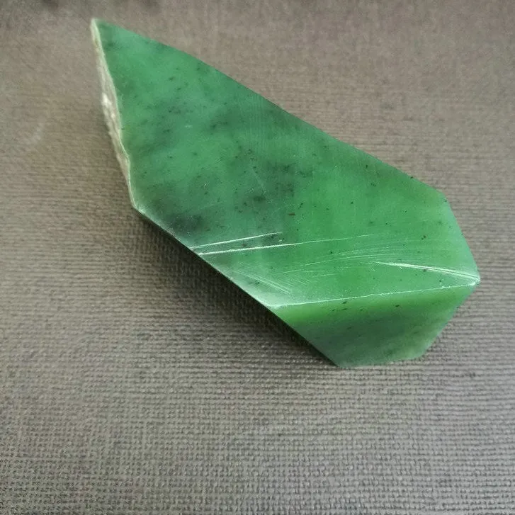 Natural Kunlun Jade Rough Nephrite Raw (228g,9X3.6X4cm)