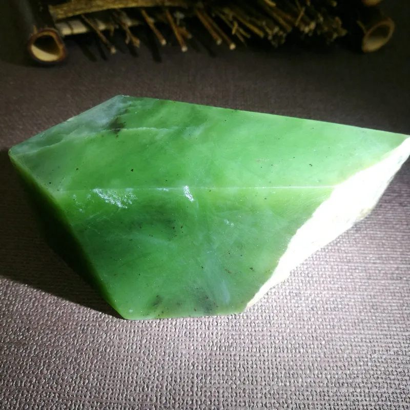 Natural Kunlun Jade Rough Nephrite Raw (228g,9X3.6X4cm)