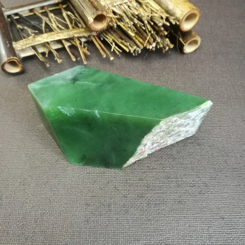 Natural Kunlun Jade Rough Nephrite Raw (228g,9X3.6X4cm)