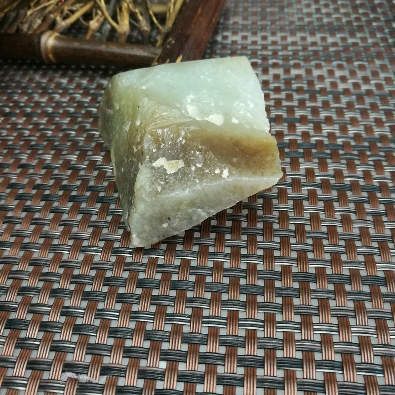 Natural Kunlun Jade Rough Nephrite Raw (95g,5.5X4X2.5cm)