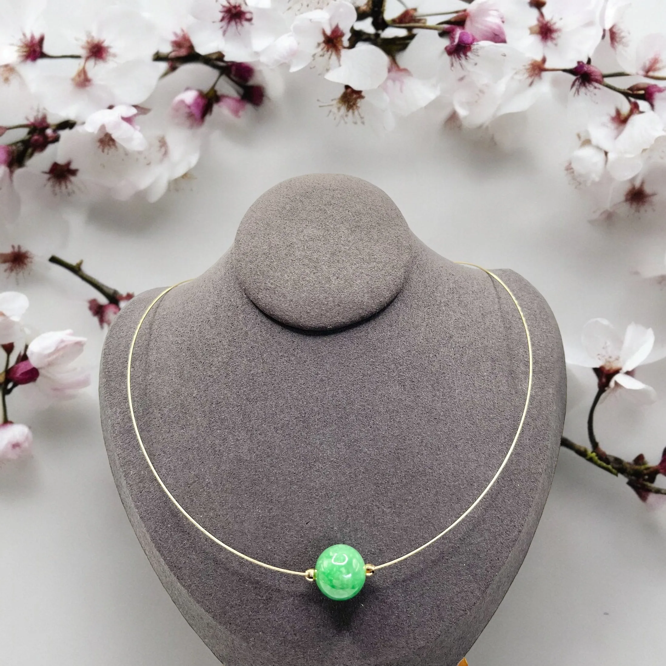 OMEGA CHAIN WITH JADE PENDANT