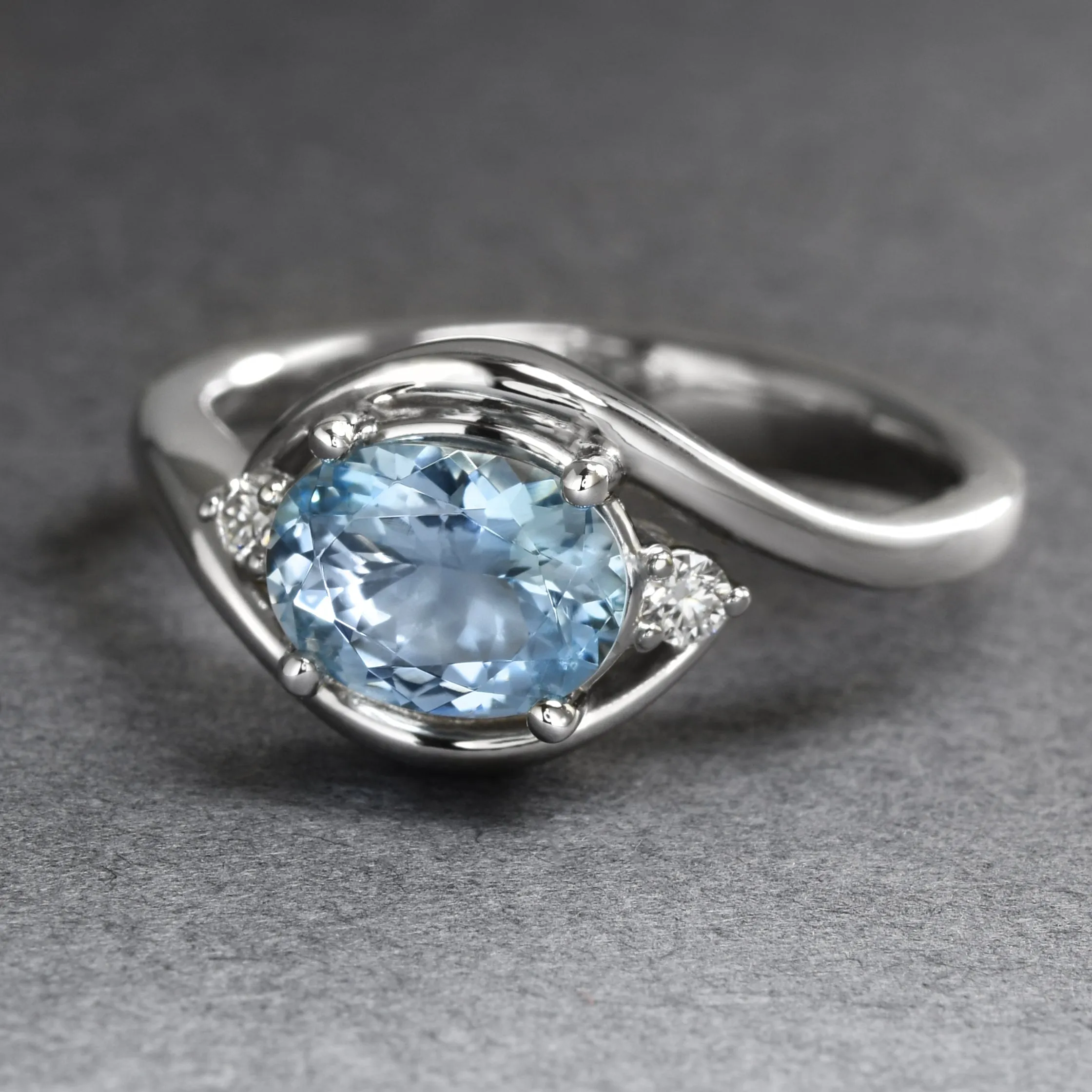 "Big Hug" Ring In Aquamarine