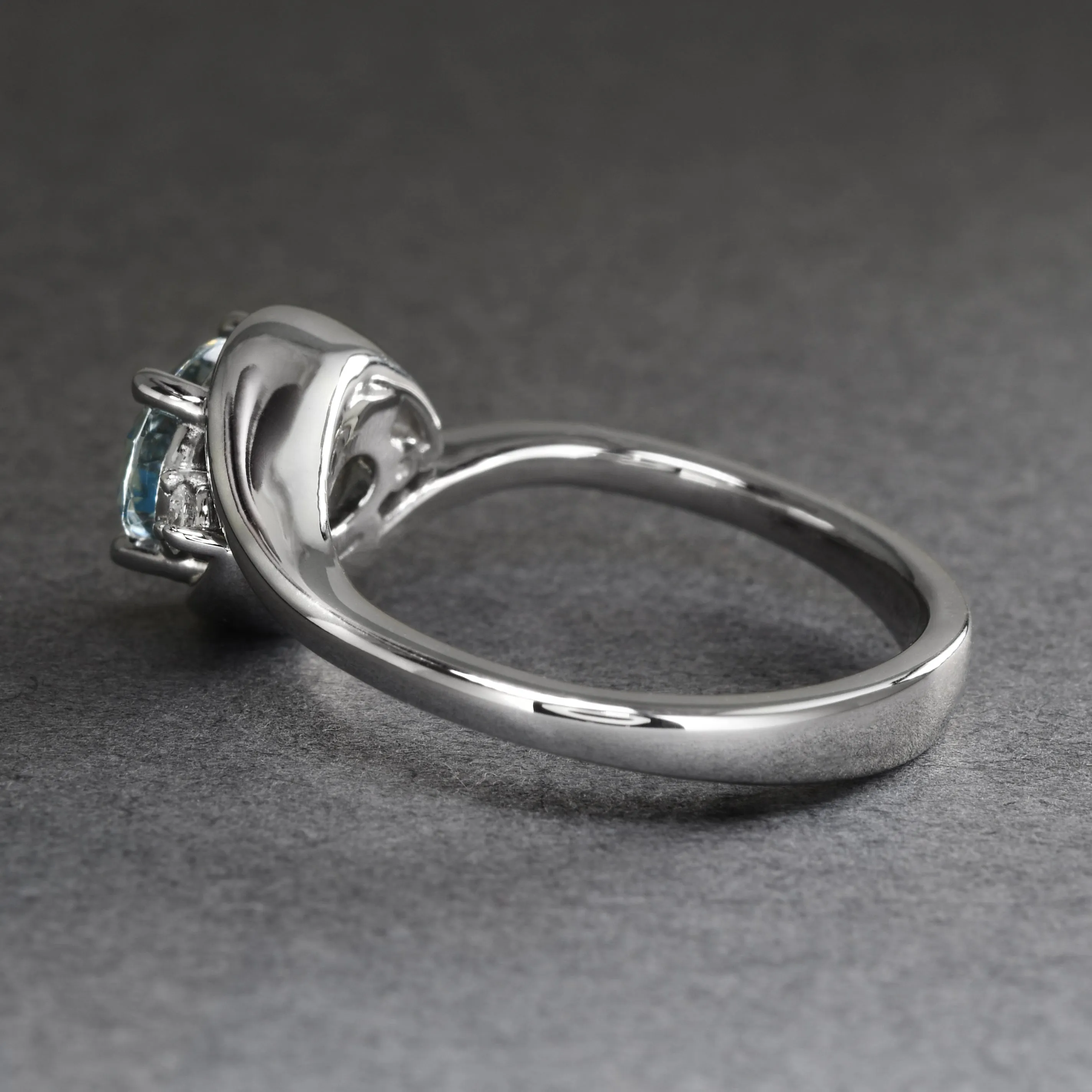 "Big Hug" Ring In Aquamarine