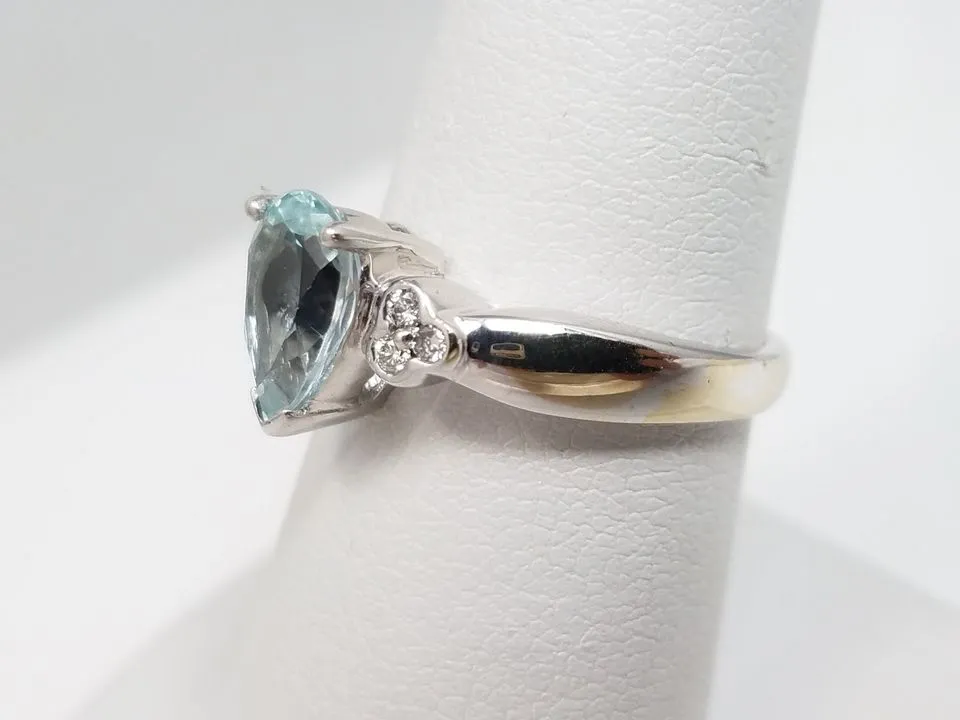 Soothing 14k White Gold Natural Aquamarine Diamond Ring