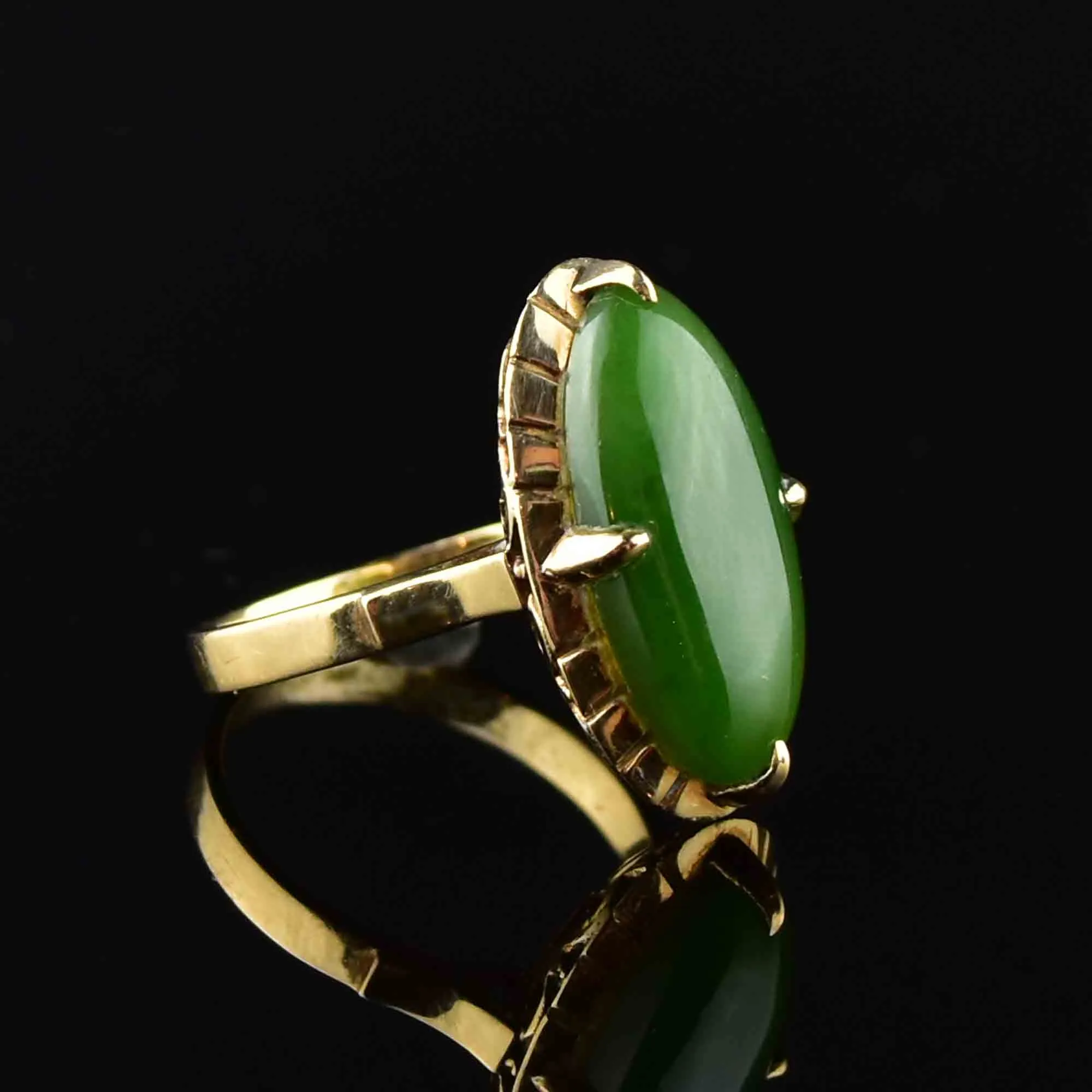 Vintage 14K Gold Jade Navette Style Ring