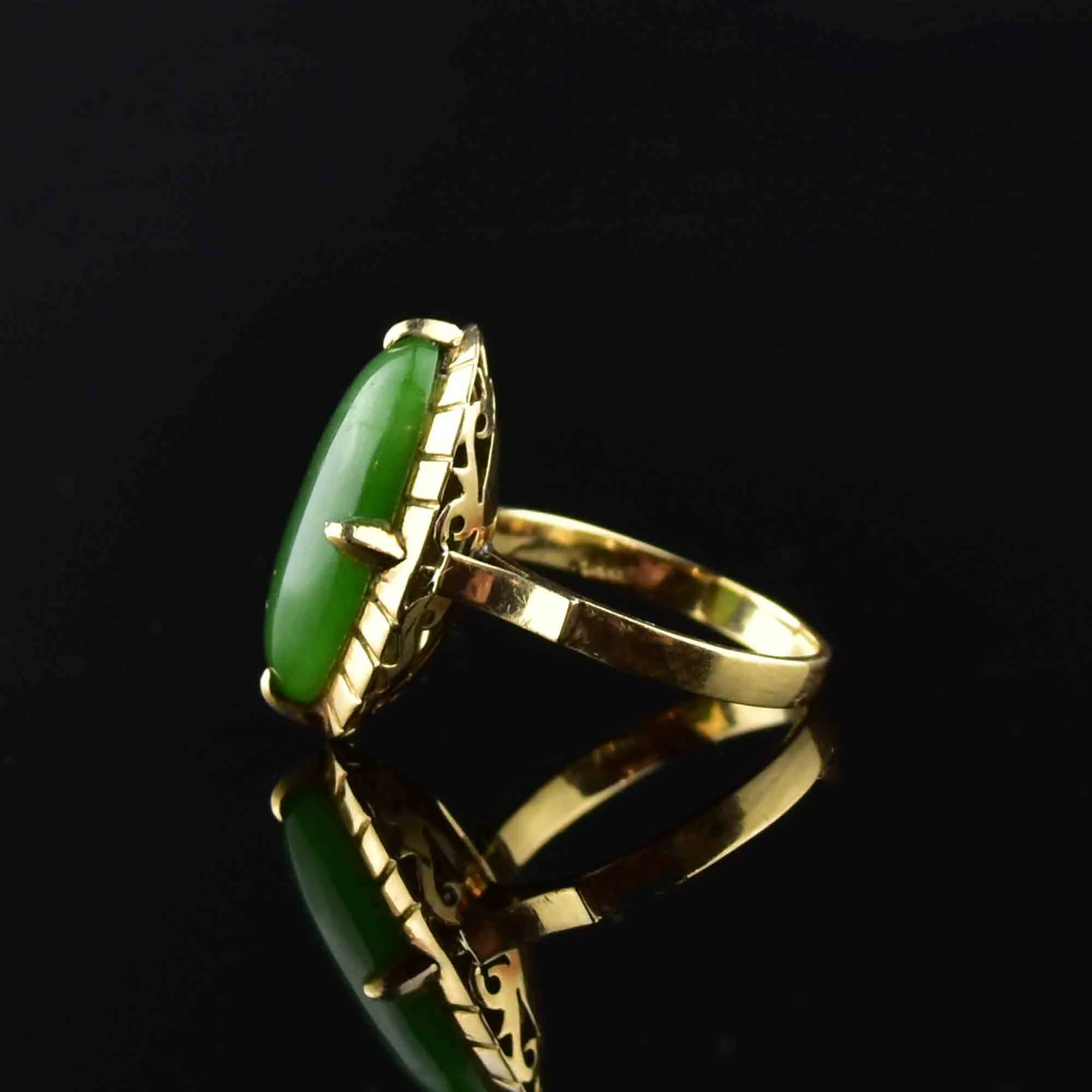 Vintage 14K Gold Jade Navette Style Ring