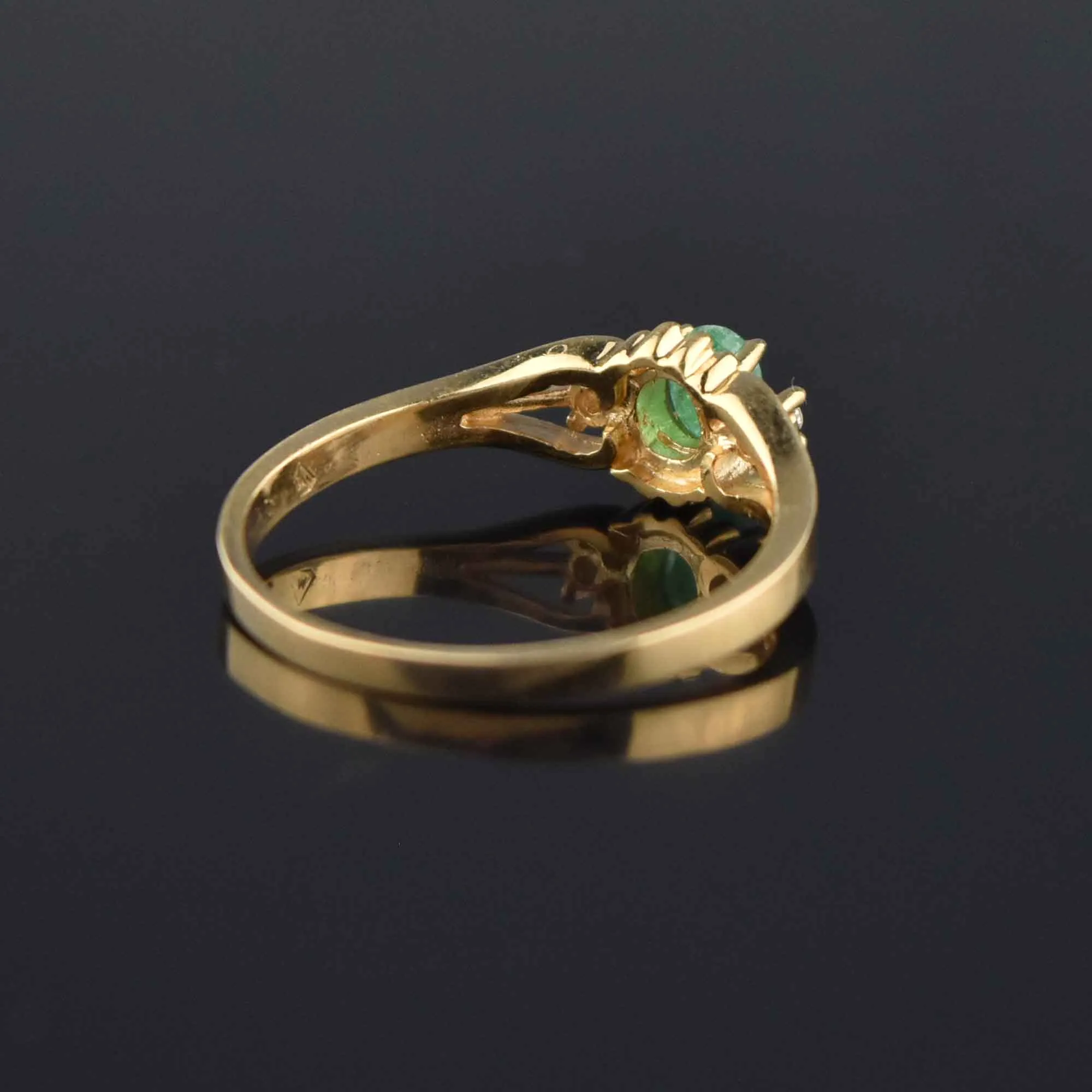 Vintage Oval Emerald Solitaire Diamond 14K Gold Ring