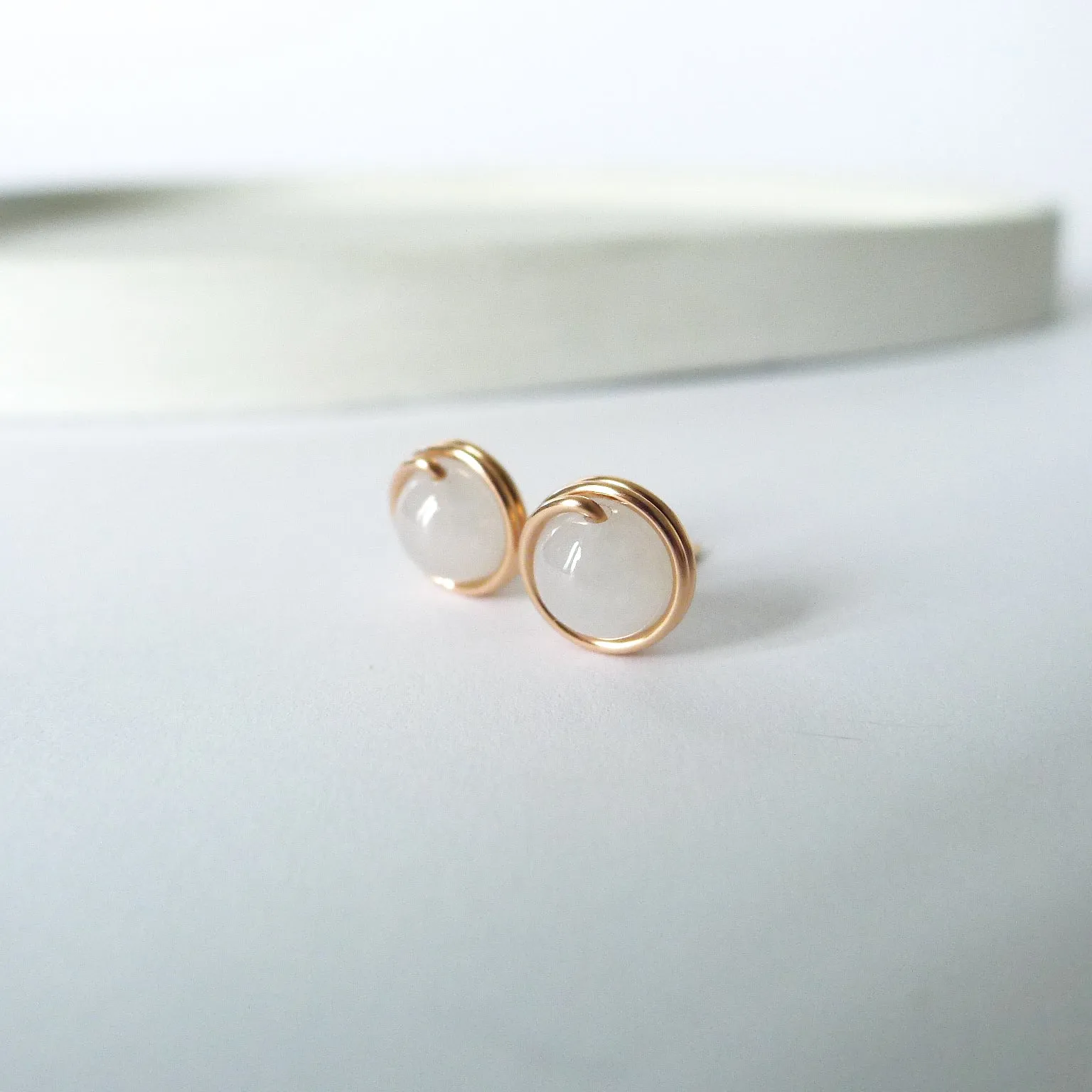 White Jade Earstuds (7mm) / 14k Gold-filled